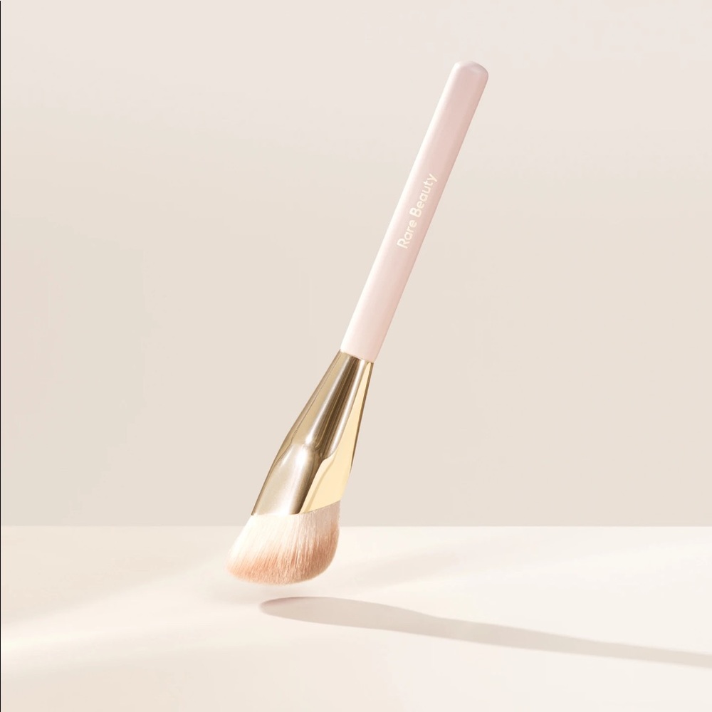 Foundation brush